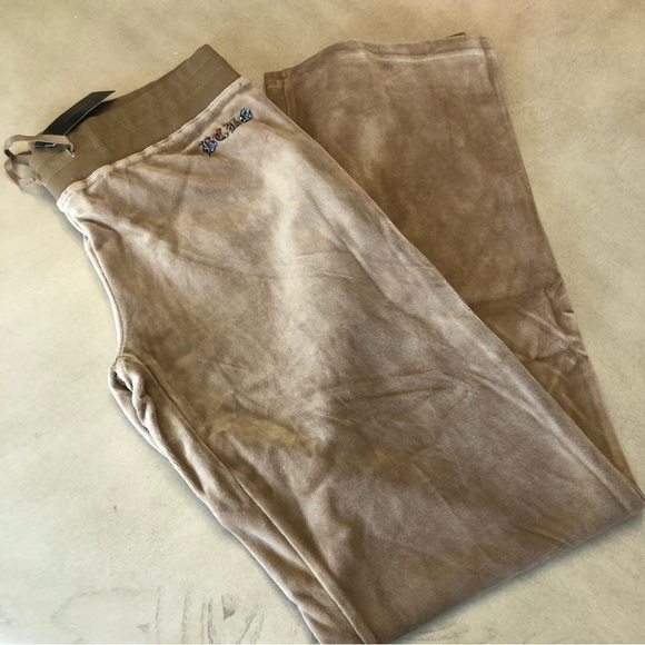 BCBG MAXAZRIA, Stone Detail Cross Zip up Track Suit Size Large - Picture 7 of 16